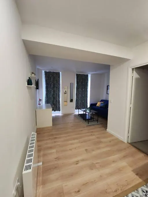 דירות פריז Bonito Y Ambientado 10 Aa1 0*,  צרפת